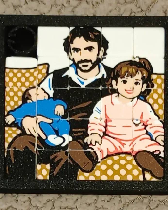 Puzle 3D hecho a partir de una foto antigua de un padre con sus hijos